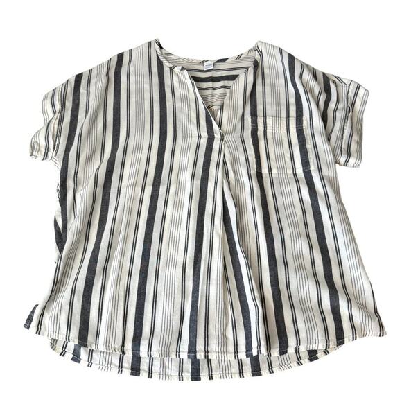 Old Navy Tops - Women's Striped Ivory and Gray Boxy Short Sleeve Blouse Size Medium